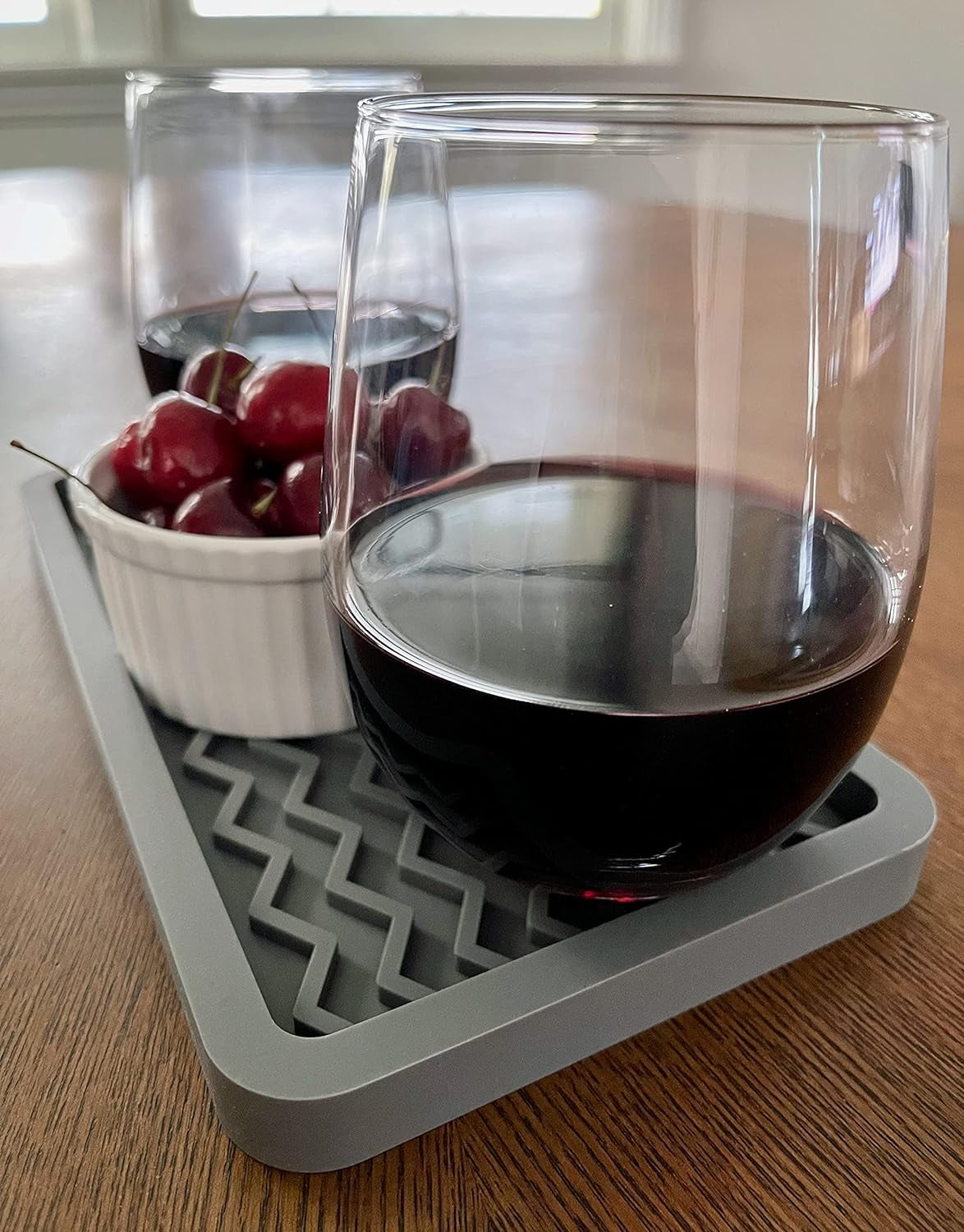 Happitasa Silicone Kitchen Sink Organizer Tray - Sponge Holder and Countertop Protector | Versatile Soap Dish and Dispenser Tray for Bathroom and Kitchen (Grey, 10" x 5.25", 10.3 Ounces, Zigzag Design)